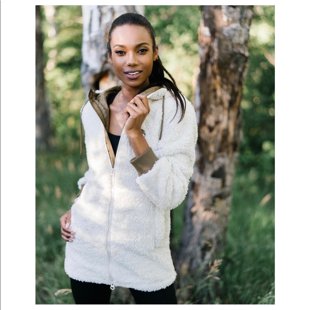 🏈SALE 🆕 Zyia Cream Long Hooded Teddy Jacket